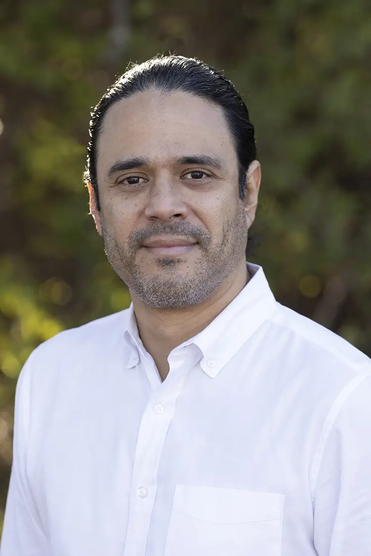 Pablo Headshot2 Pablo Martinez Color headshot